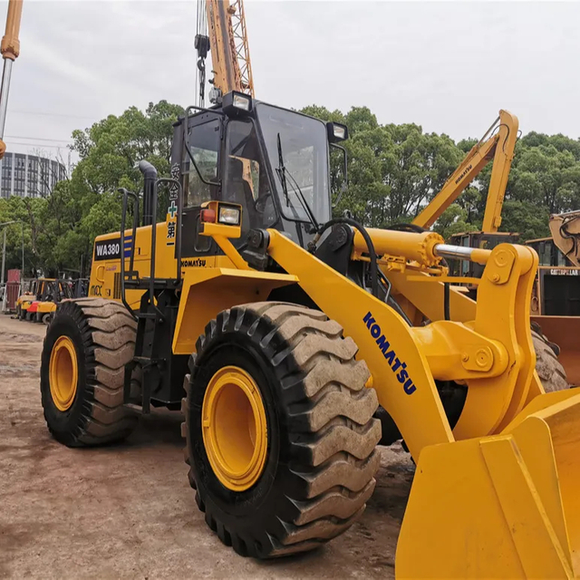 İkinci el Japonya WA300 WA350 WA360 WA380 WA400 WA470 Komatsu Lastikli Yükleyiciler